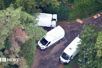Penangkapan Lima Pria Dekat RAF Fairford Melibatkan Panggilan 999