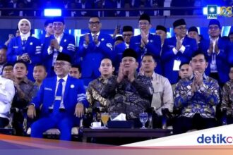 Prabowo dan Gibran Kenakan Batik Biru di HUT ke-28 PAN
