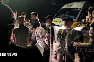 Protes Blokir Jalan di Portsmouth Usai 140 Migran Diselamatkan