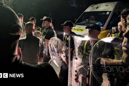 Protes Blokir Jalan di Portsmouth Usai 140 Migran Diselamatkan