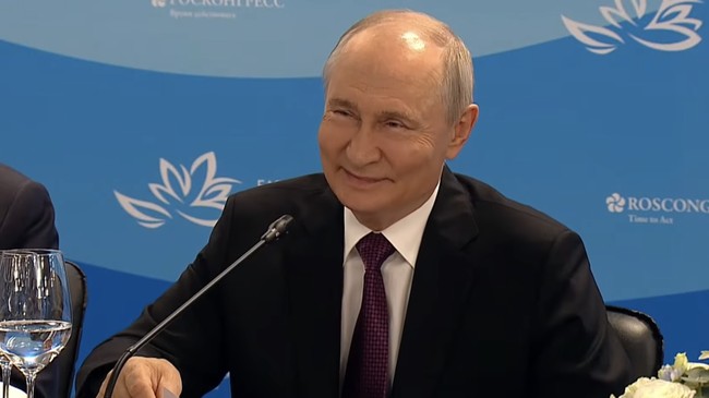 Putin Bahas Peluang Damai dengan Ukraina