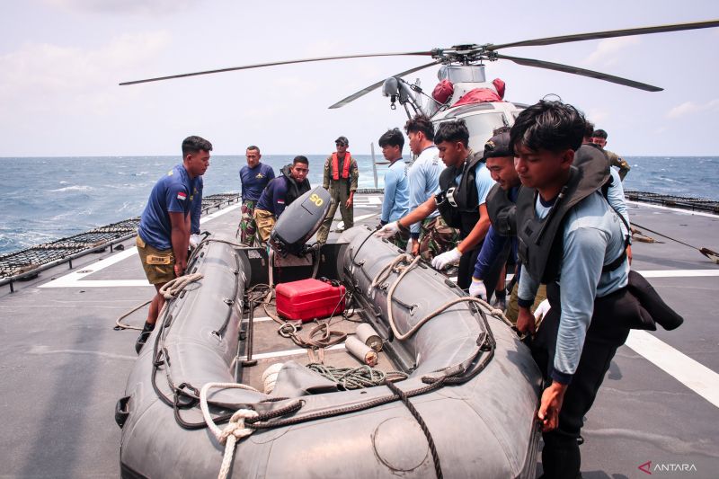TNI AL Gelar Operasi SAR untuk KM Virgo Transport 8