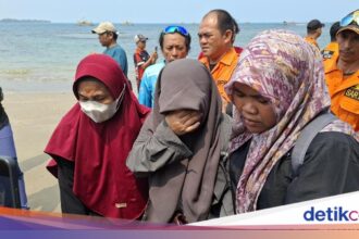 Tangisan Istri Jurnalis yang Hilang di Anak Krakatau