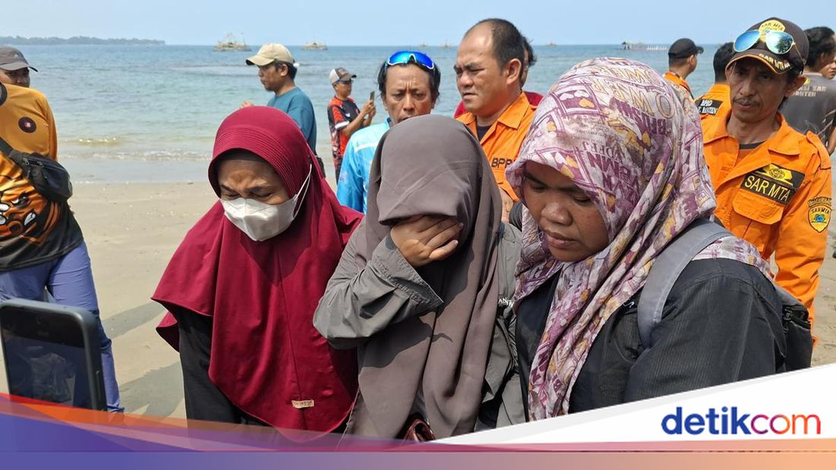 Tangisan Istri Jurnalis yang Hilang di Anak Krakatau