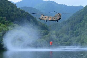 Tiga Helikopter Chinook Jepang Diterjunkan untuk Atasi Karhutla di Kalbar