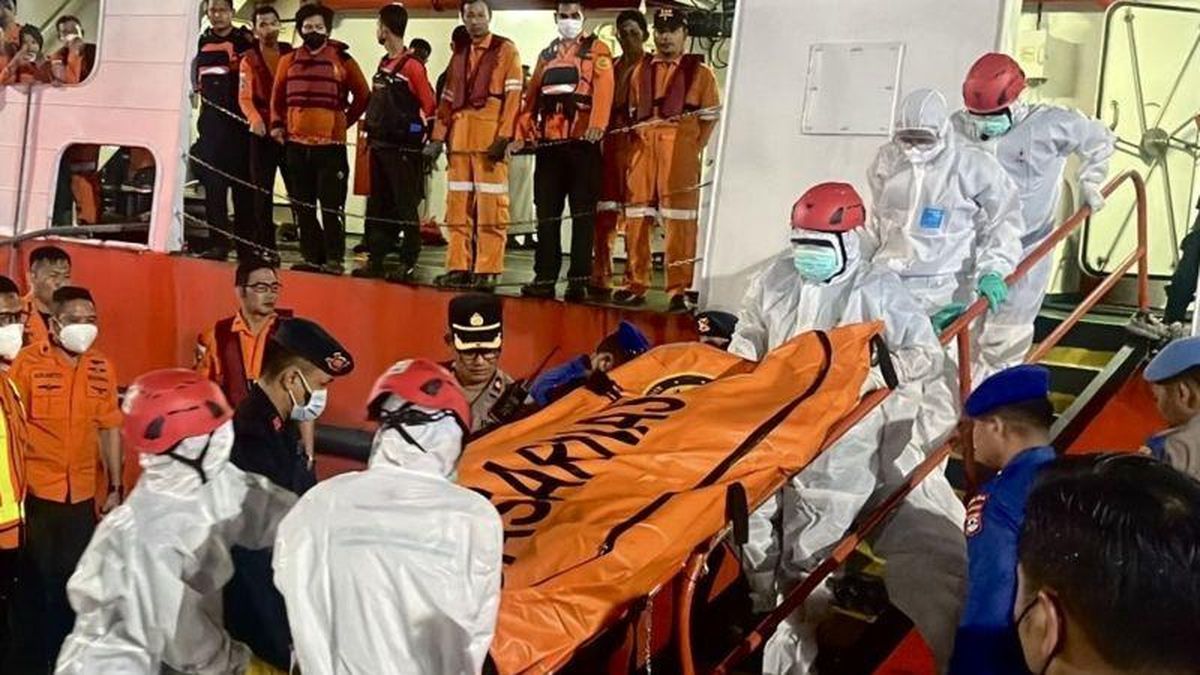 Tiga Jasad Korban KMP Virgo Berhasil Dievakuasi dari Badan Kapal