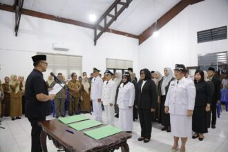 Lantik 20 pejabat, Sekda Kotamobagu berharap kinerja OPD meningkat