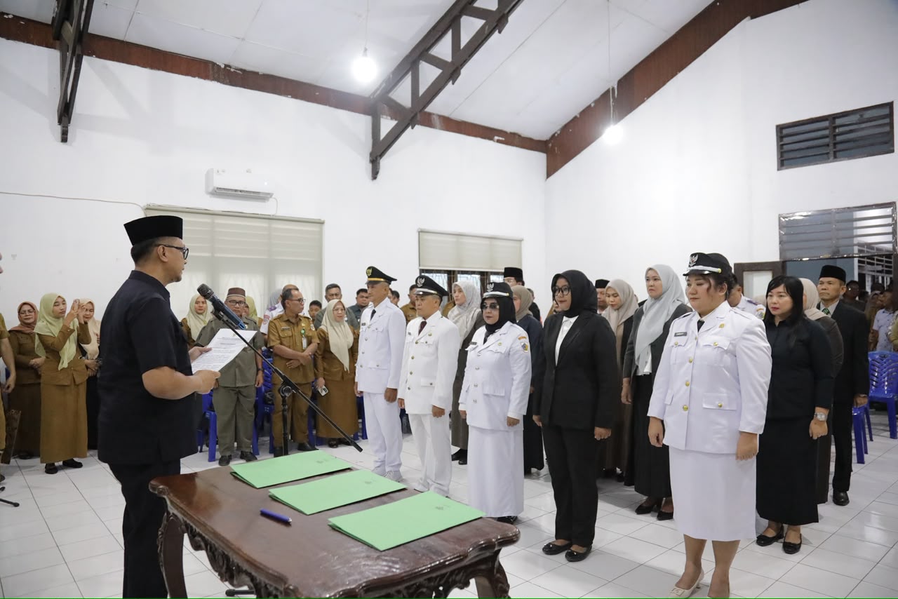 Lantik 20 pejabat, Sekda Kotamobagu berharap kinerja OPD meningkat