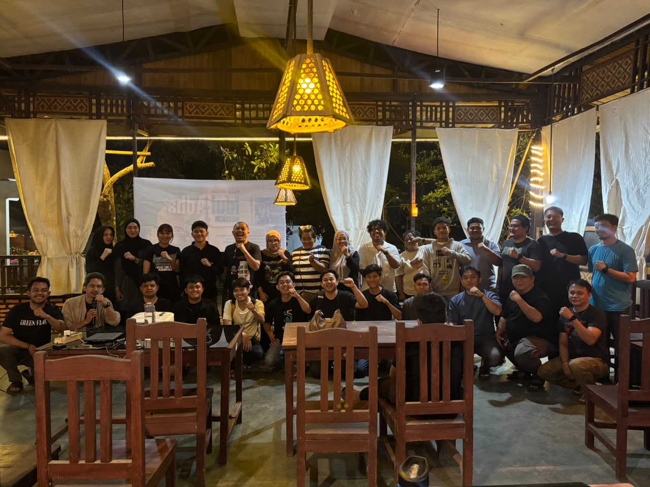Foto bersama usai kegiatan diskusi, (Foto: Koleksi Tampa Baca).