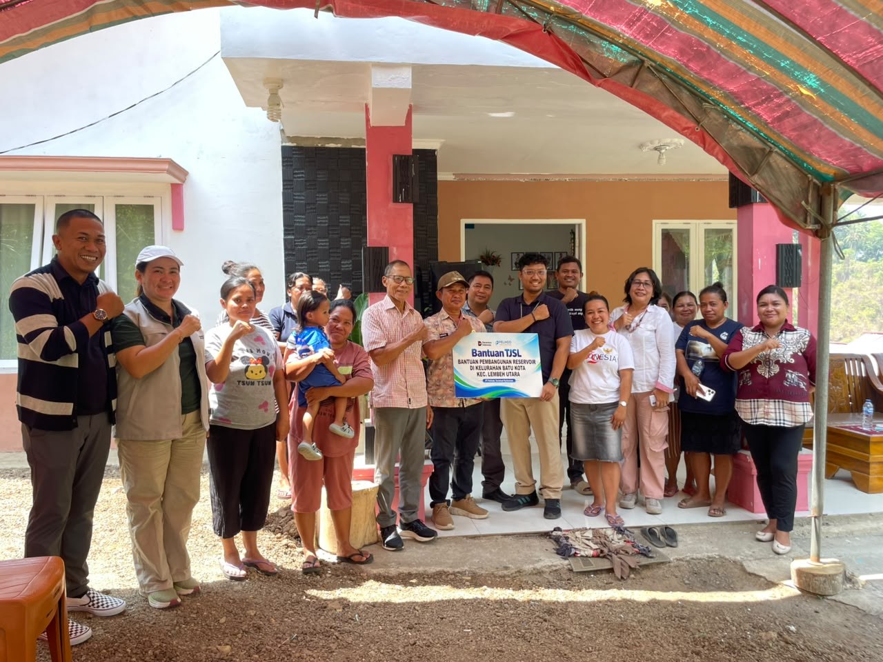 Pelindo salurkan bantuan bak air bersih ke warga Batu Kota