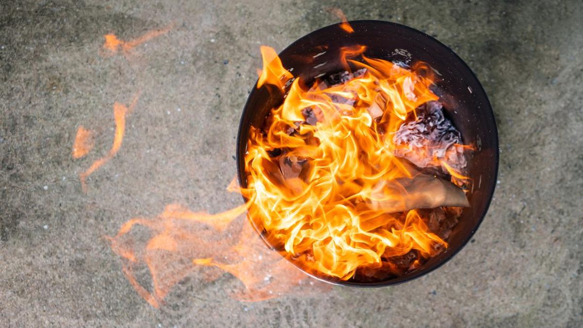 Aturan Larangan Bakar Sampah di Depok Usai Cekcok Warga