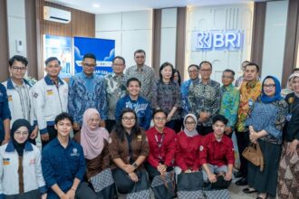 BRI Perkuat Literasi Keuangan Melalui Gerai CERDAS PeKA di UNAIR
