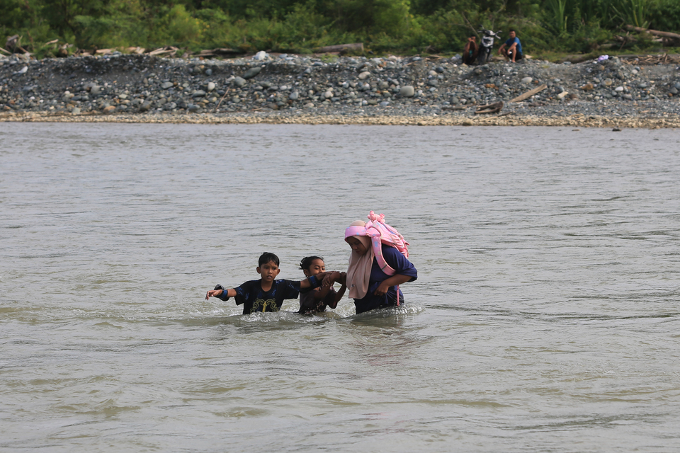 Banjir Parah Rendam Dua Kecamatan di Padang, Evakuasi Warga Jadi Fokus