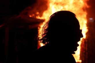Gelombang Kerusuhan di Eropa: Penjarahan dan Kebakaran Terjadi