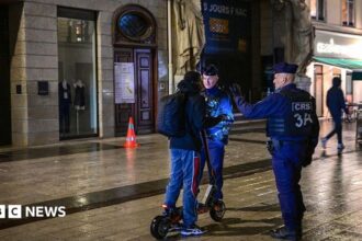 Jam Malam Diberlakukan di Paris dan Kota Lain Setelah Kerusuhan di Prancis
