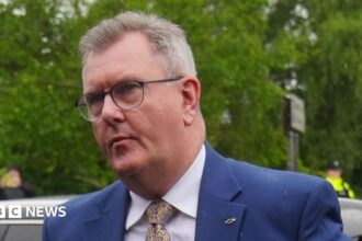 Jeffrey Donaldson Diselidiki Terkait Dugaan Pemerkosaan di Westminster