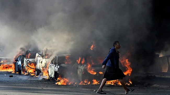 Kerusuhan di Afrika Selatan Melibatkan Warga Asing, Puluhan Mobil Dibakar