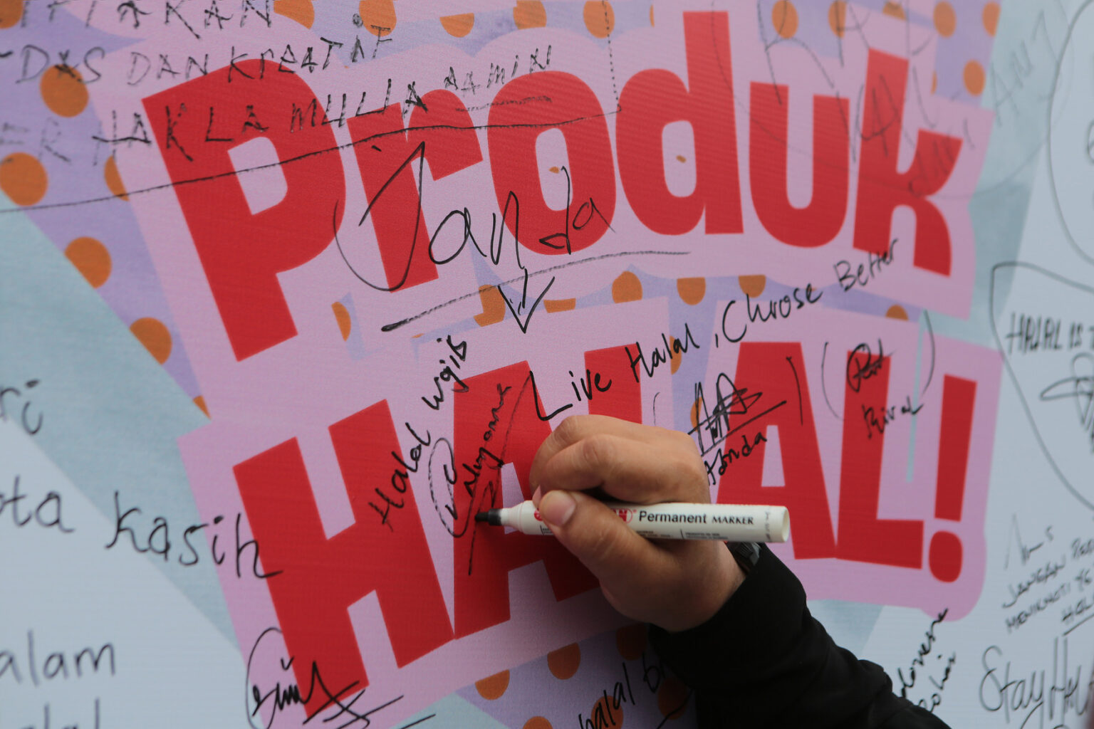 Kewajiban Sertifikasi Halal Berpotensi Memicu Inflasi di Indonesia