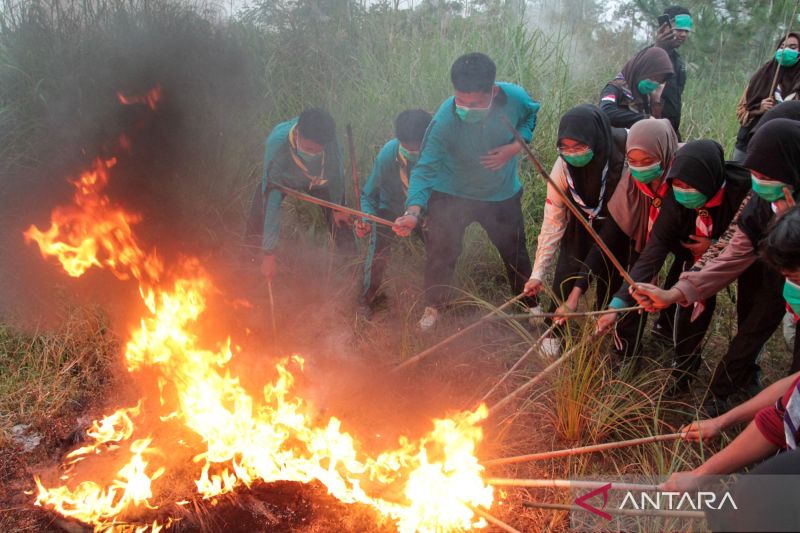 Kewaspadaan Asap Karhutla, Korupsi, dan Aksi Unjuk Rasa: Rangkuman Berita Nasional 17 Oktober 2026