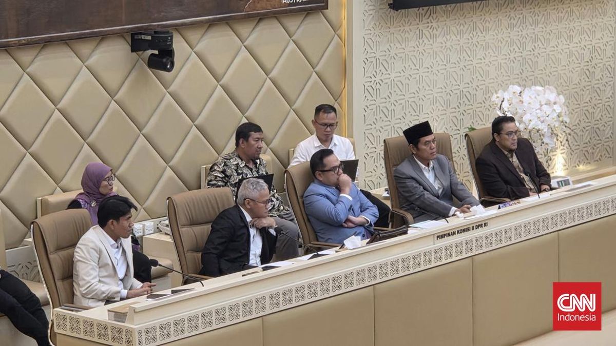 Komisi II DPR Bahas Gugatan Syarat Ijazah SMA Capres-Cawapres