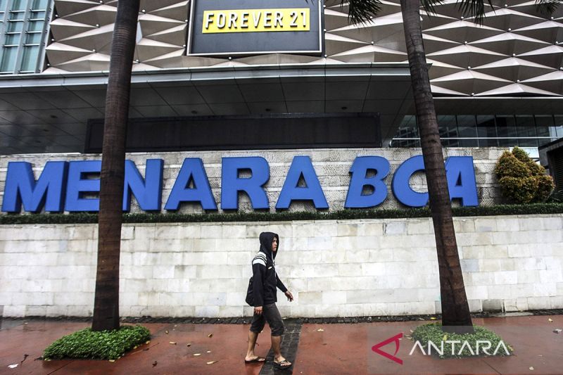 OJK Pantau Ketat Rumor Akuisisi BCA oleh Haji Isam