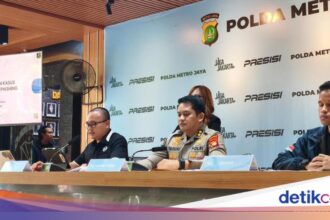 Polda Metro Ungkap Pembobolan Kartu Kredit Modus SMS Blast