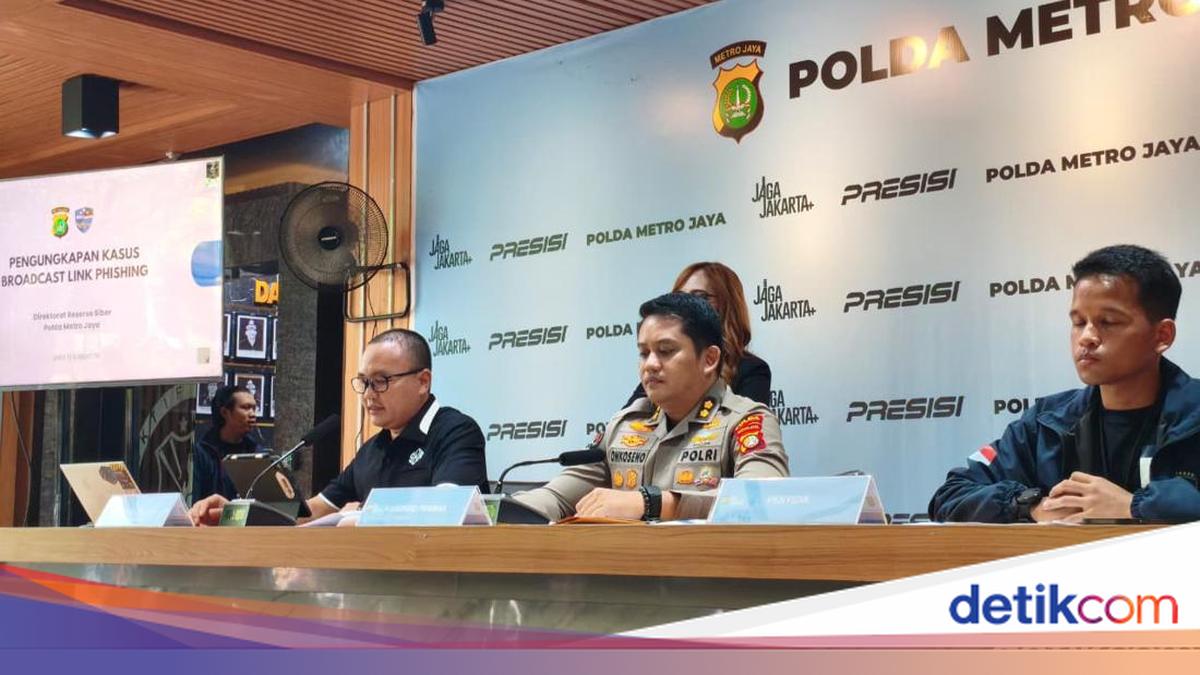 Polda Metro Ungkap Pembobolan Kartu Kredit Modus SMS Blast
