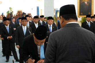 Prabowo Lantik Syahganda Nainggolan sebagai Kepala Bakom