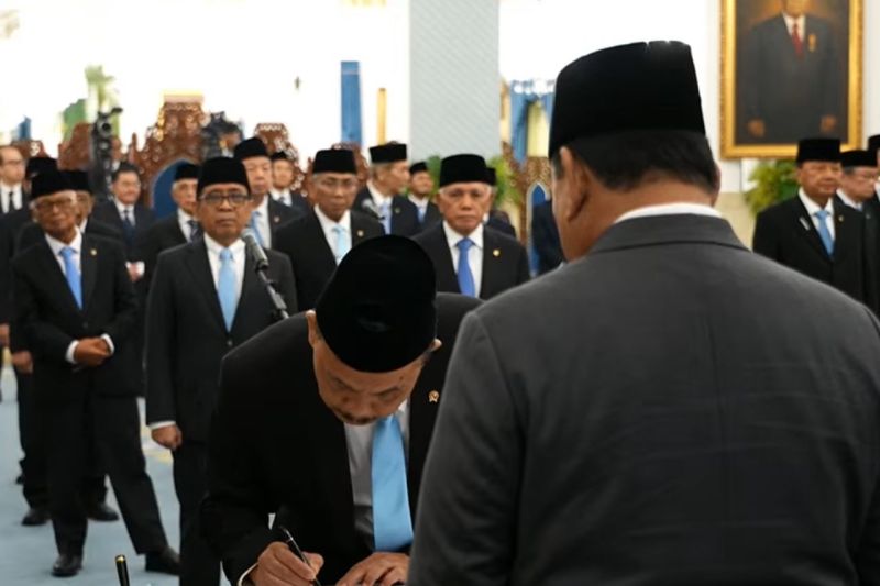 Prabowo Lantik Syahganda Nainggolan sebagai Kepala Bakom