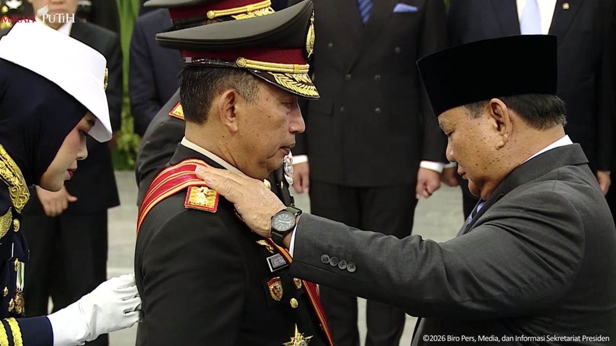 Prabowo Subianto Anugerahkan Bintang Mahaputera kepada Listyo Sigit dan Dedi Prasetyo