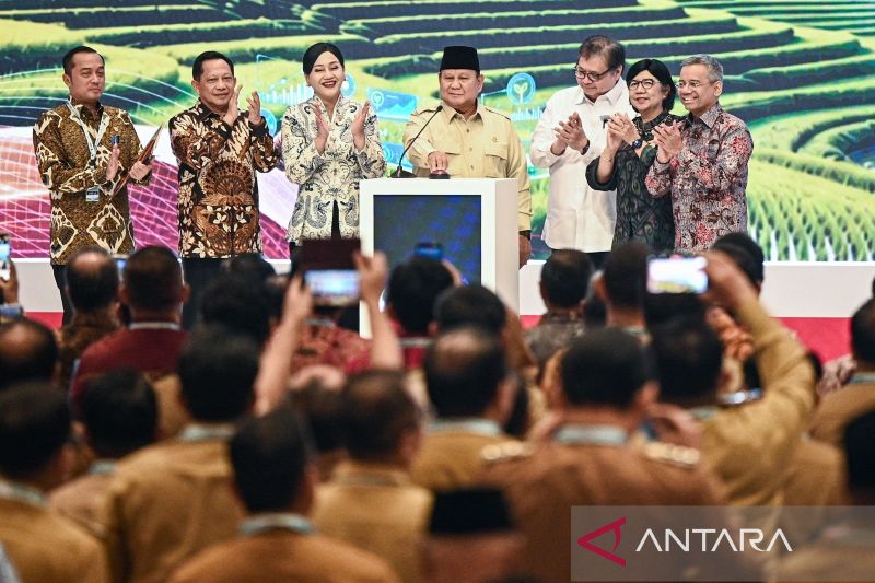 Prabowo Subianto Targetkan Penyaluran Rp400 Triliun Kredit untuk 28 Juta Keluarga