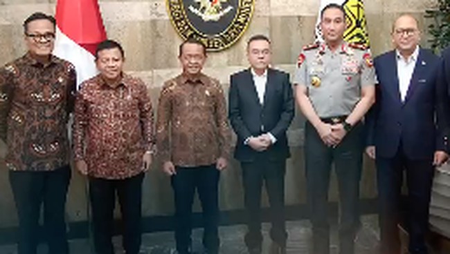 Rosan Ungkap Hasil Rapat dengan Pejabat Negara Bahas Kelangkaan BBM