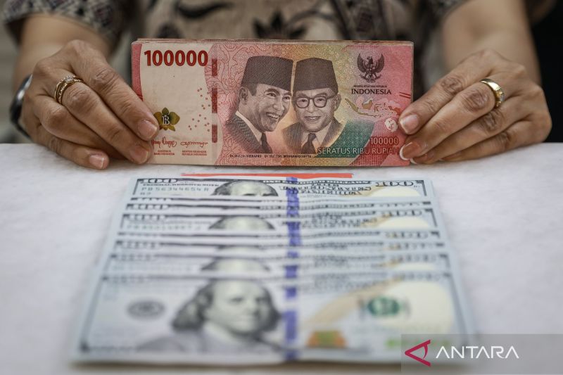 Rupiah Diprediksi Melemah Menjelang Keputusan RDG BI