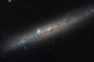 Teleskop Hubble Ungkap Citra Terkini Galaksi Spiral NGC 1827