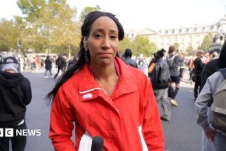 Tensi Memuncak: Bentrokan Demonstran dan Polisi di Paris