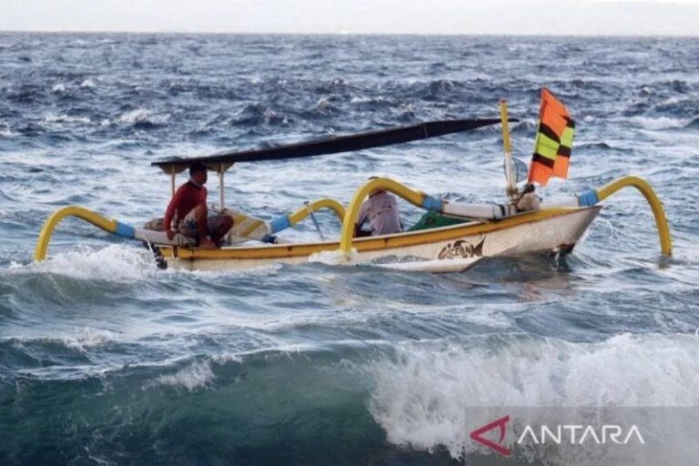 Waspada Gelombang Tinggi, Pelemahan Rupiah: Rangkuman Berita Nasional 15 Oktober 2026