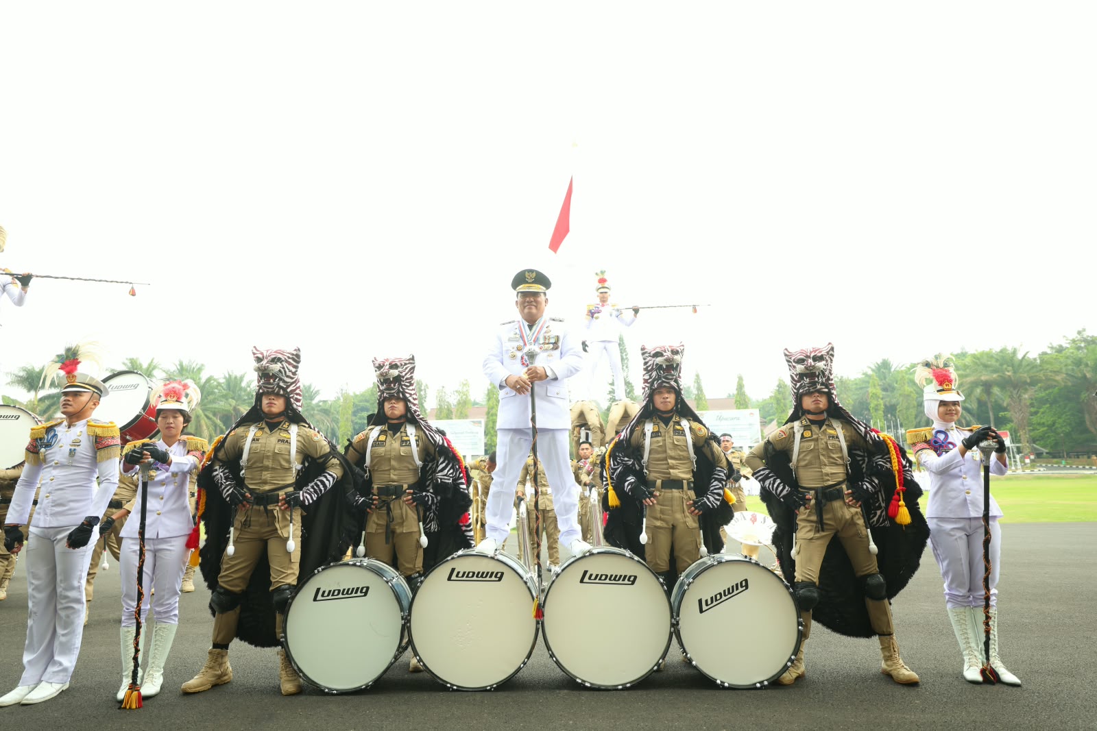 Gubernur Sulut Yulius Selvanus terima penghargaan Kartika Pamong Praja Madya IPDN