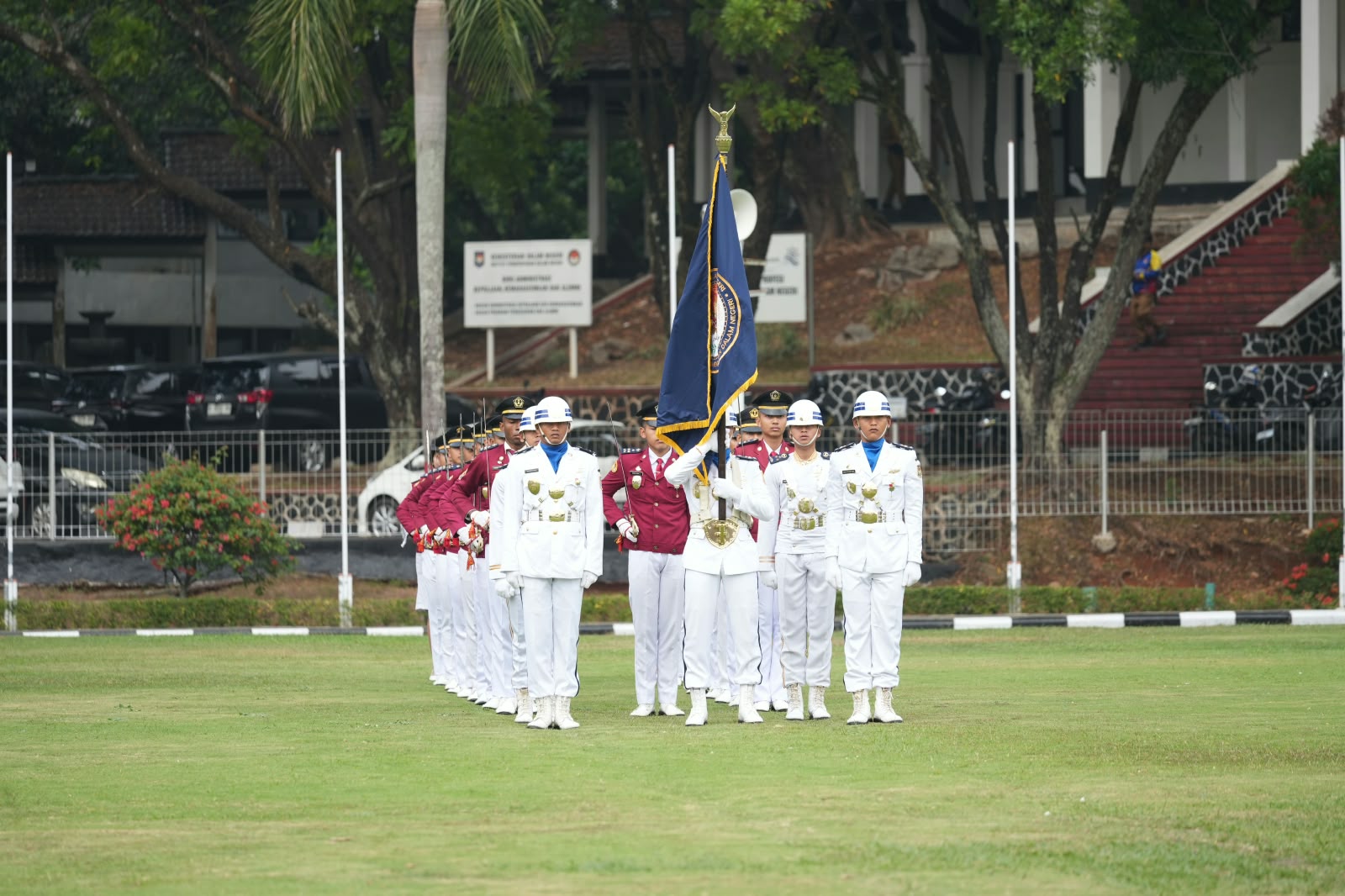 Gubernur Sulut Yulius Selvanus terima penghargaan Kartika Pamong Praja Madya IPDN