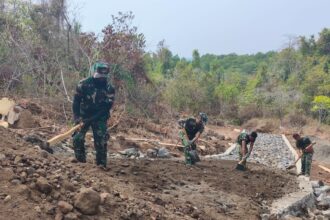 Pembangunan Jalan Rabat Beton 207 Meter di Tanaki Dikebut, Libatkan TNI dan Warga