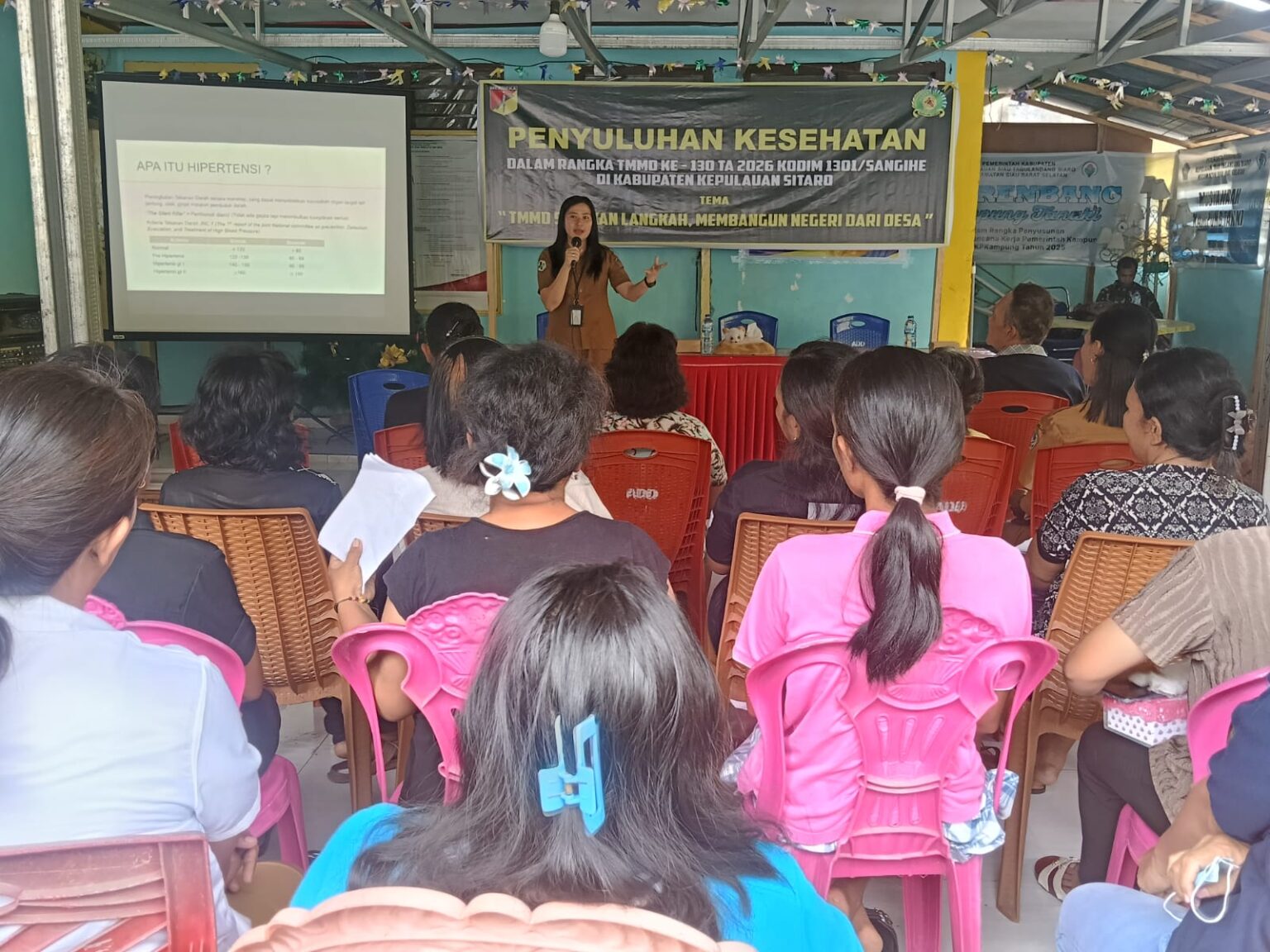 Warga Tanaki Dibekali Pengetahuan Cegah Hipertensi Lewat Program TMMD ke-130