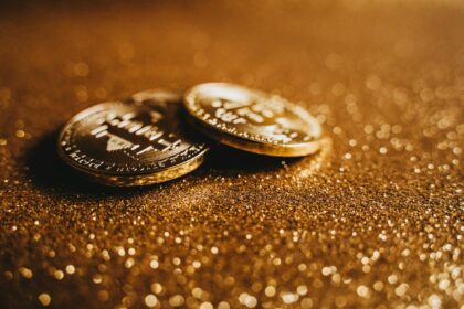 Harga Emas Antam Stagnan di Rp 2.837.000, Ini Peluang Beli?